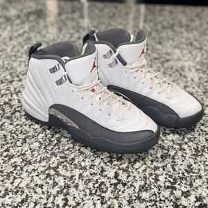 Nike Air Jordan 12 White Gray Silver Jumpman Size 4Y